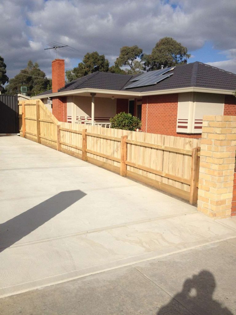 Paling Fence with 3 Low Panels
