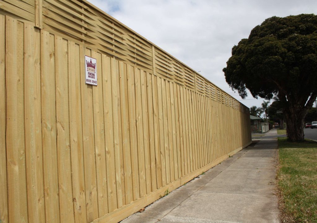 1950mm Treated Pine paling fence with 500mm Woven Lattice and Capping