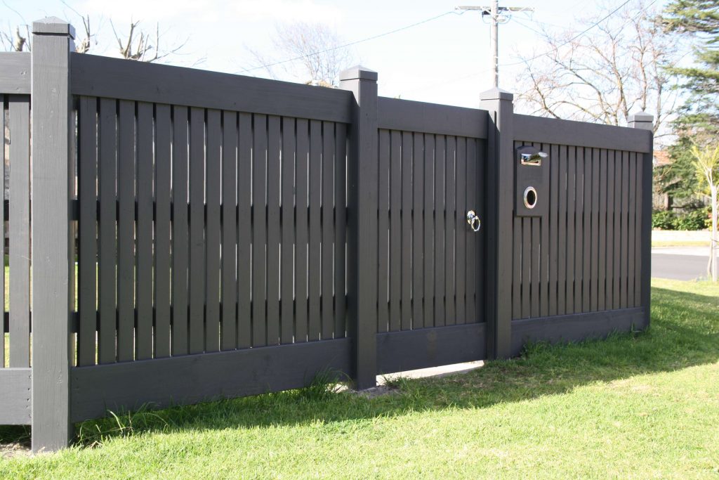 Feature Picket Header board fence with matching Header and Plinth