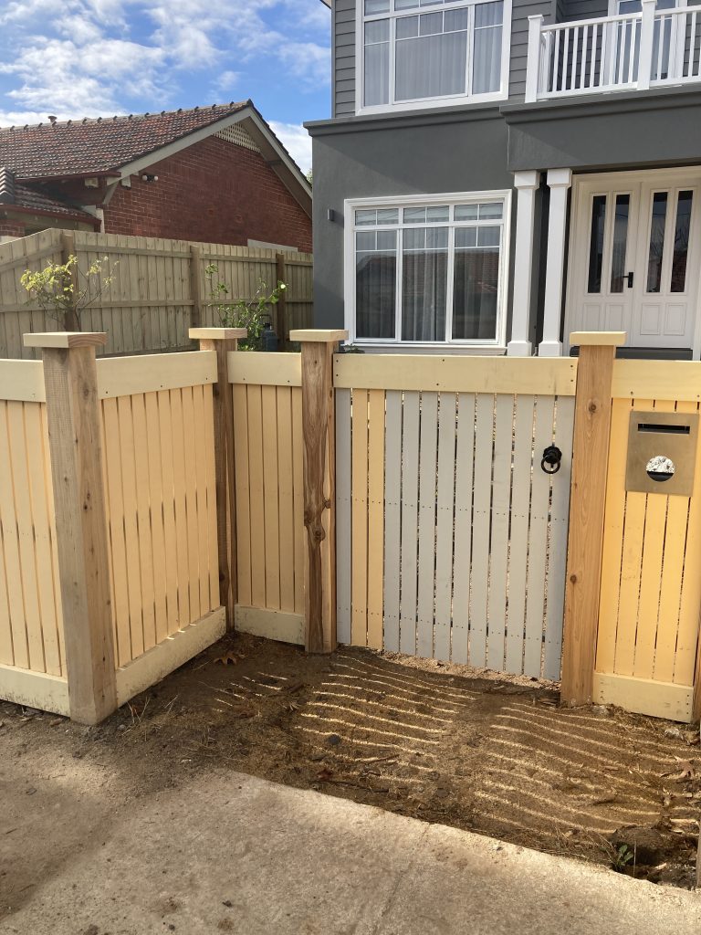 Feature fence and single gate with Pre Primed KD Pickets and Header and Plinth